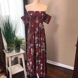 NWOT Showpo Off Shoulder Dress 🌸